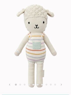 Cuddle + kind - Avery the lamb